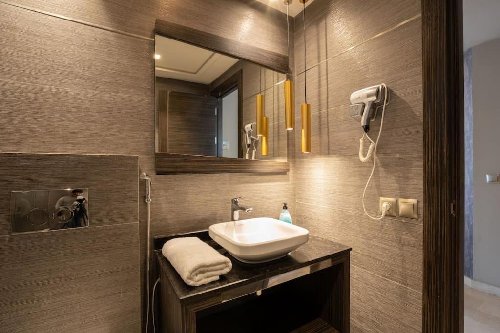 #56 Maarif Racine urban Massira near twin center Apartment Casablanca Bagian luar foto