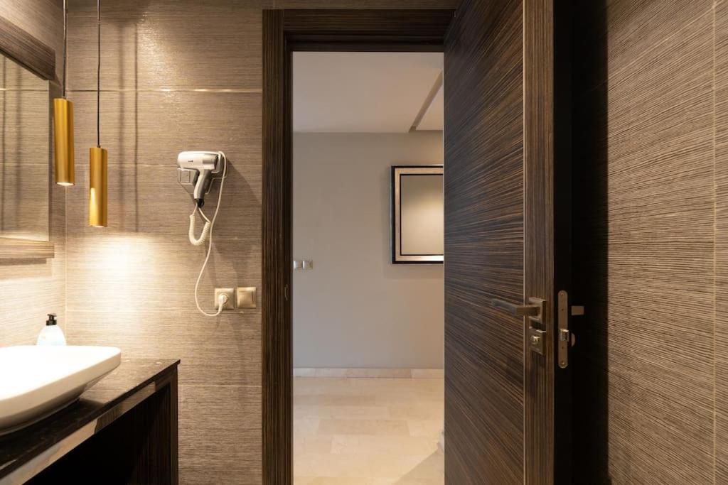 #56 Maarif Racine urban Massira near twin center Apartment Casablanca Bagian luar foto